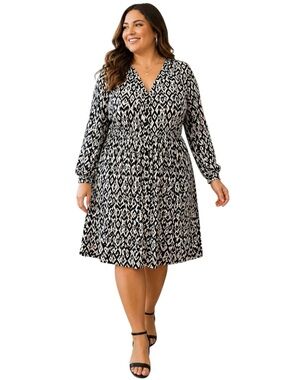 Torrid Size 2 Black White Ikat Print Dress Button Front V Neck Flowy